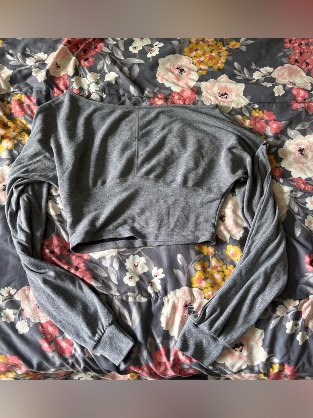 Gray Long Sleeve Cropped Top